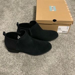 Toms Black Suede/ Textured Velour Mix size 10 Booties